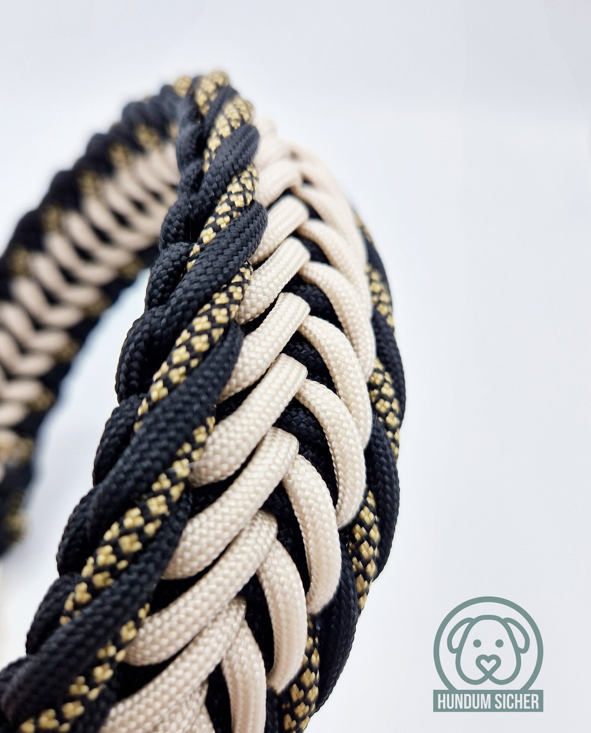 Hundehalsband | Geflochten aus Paracord - auf Wunsch mit Diebstahlschutz [Schwarz, Gold & Beige]